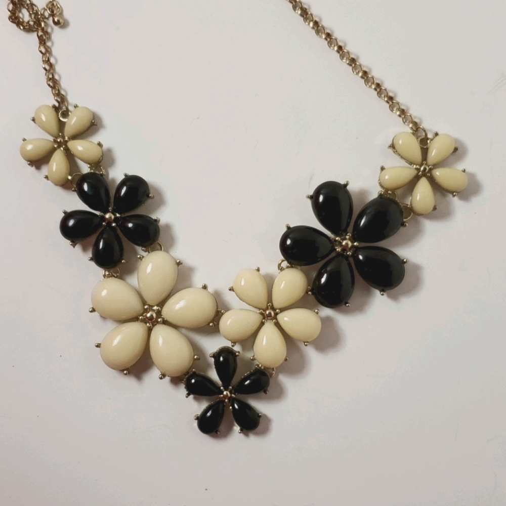 Black Onyx & Creamy-White Chunky Flowers With Golden Centers 18" Necklace